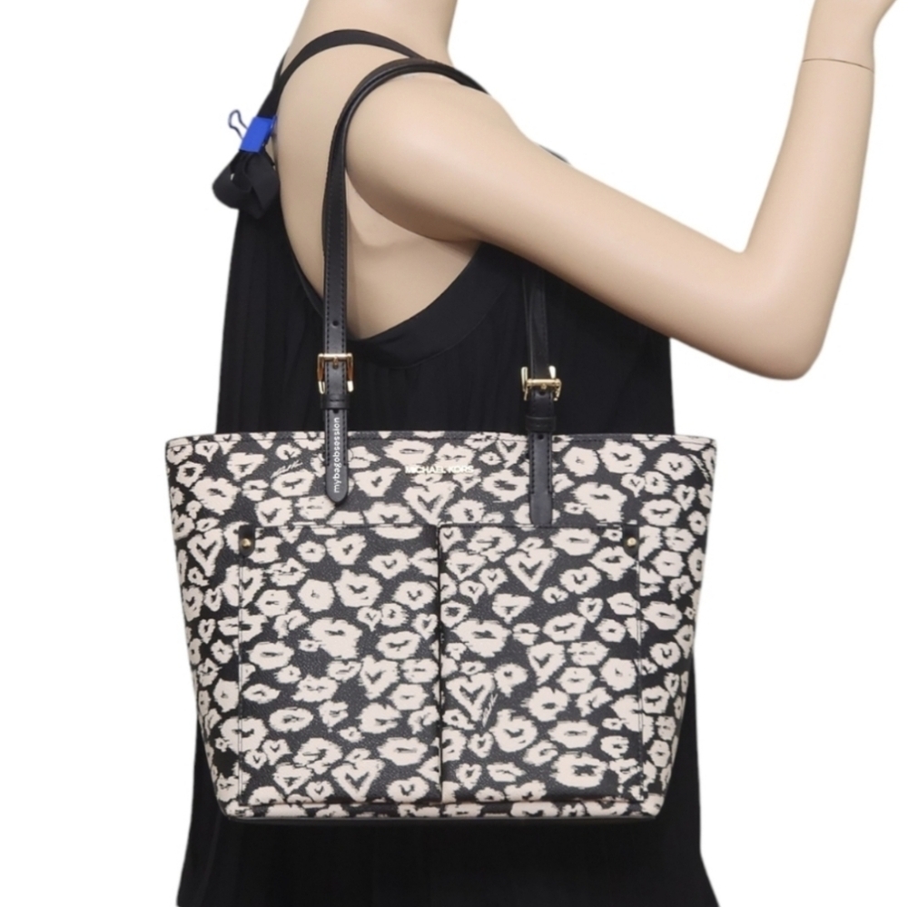 Michael Kors Jet Set Medium Tote - Picture 8 of 9